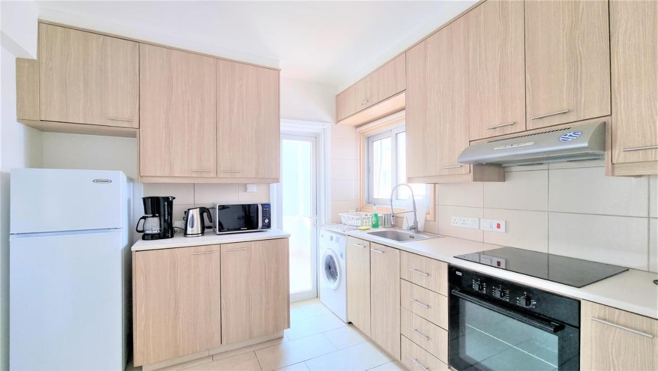 Spacious Lightflooded 2Br Apt / Near Center & Harbour Ларнака Экстерьер фото