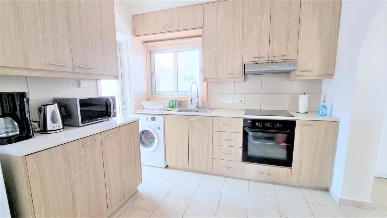 Spacious Lightflooded 2Br Apt / Near Center & Harbour Ларнака Экстерьер фото